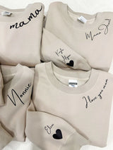 Embrace Hoodie | Te personaliseren met namen op de mouw