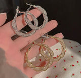 TwistElegance | Verhoog je stijl met gedraaide elegantie!