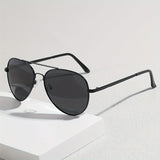 Pilot Zonnebril voor Heren – Tijdloos Design met Metaal en Kunststof voor Dagelijks Gebruik