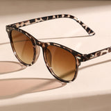 Trendy Retro Zonnebril voor Dames en Heren – Tortoiseshell Design voor Strand en Vakanties