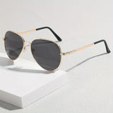 Pilot Zonnebril voor Heren – Tijdloos Design met Metaal en Kunststof voor Dagelijks Gebruik