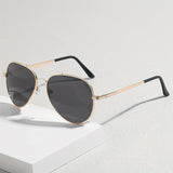 Pilot Zonnebril voor Heren – Tijdloos Design met Metaal en Kunststof voor Dagelijks Gebruik