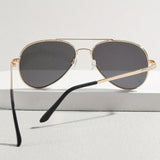 Pilot Zonnebril voor Heren – Tijdloos Design met Metaal en Kunststof voor Dagelijks Gebruik