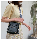 Retro Bag | Stijlvolle vierkante compacte schoudertas