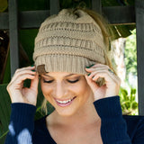 ChillChic | Blijf Chic en Knus met een Ponytail-vriendelijke Beanie!