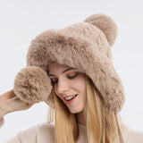 Pom Hat | Ontketen de glamour van een pluche winter essential!