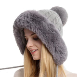 Pom Hat | Ontketen de glamour van een pluche winter essential!