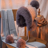 Pom Hat | Ontketen de glamour van een pluche winter essential!