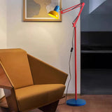 Compacte vloerlamp van ijzer met halve koepelscherm