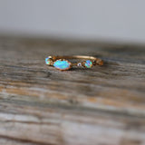"Liefde en Eerlijkheid" - Opal Vintage Ring - Isabella