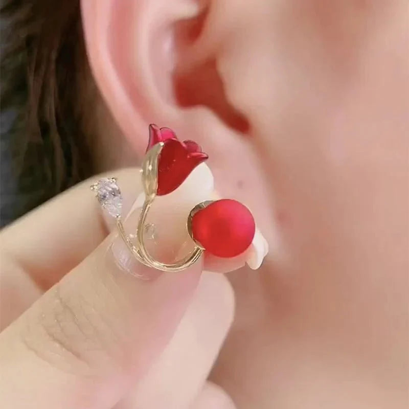 TulipElegance | Verfraai je stijl met elegante bloemenoorbellen!