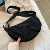 – Organiseren en stijlvol dragen met deze Half Moon Crossbody Tas