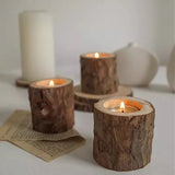 RusticGlow | Ervaar de betoverende sfeer van een set houten kandelaars!