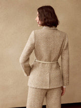 Dubbelrijige Blazer met Gespriem | Damespakken | Klassiek Tweedelig Pak met Modern Detail