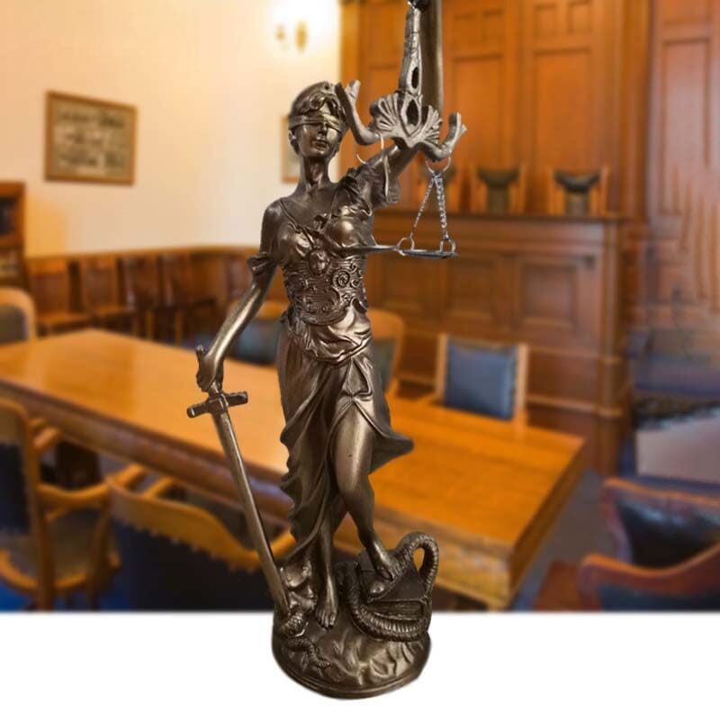 Decoratiestandbeeld van de Godin van de Gerechtigheid