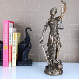 Decoratiestandbeeld van de Godin van de Gerechtigheid