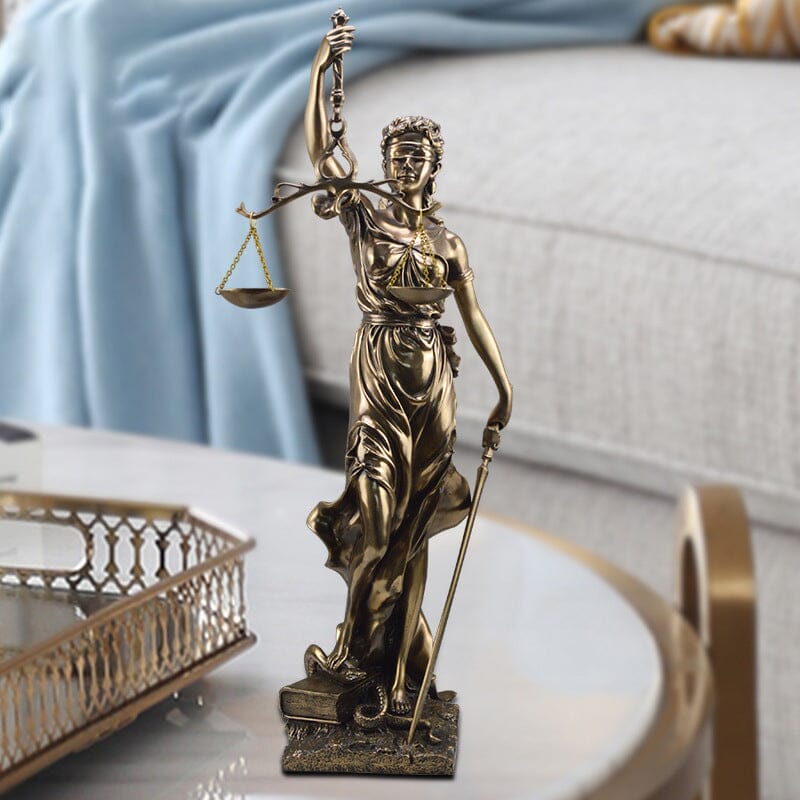Decoratiestandbeeld van de Godin van de Gerechtigheid