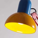 Compacte vloerlamp van ijzer met halve koepelscherm