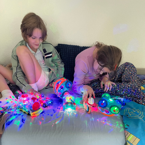 Turbo Twirl Auto's - Kleurige Speelplezier voor Kinderen