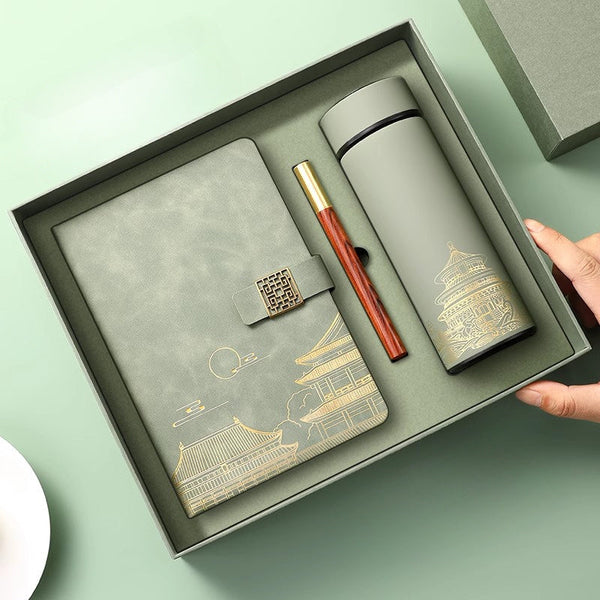 Exclusieve Geschenkset Verboden Stad – Notitieboek, Thermosfles en Pen in Luxe Doos