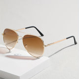 Pilot Zonnebril voor Heren – Tijdloos Design met Metaal en Kunststof voor Dagelijks Gebruik