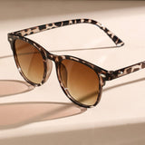 Trendy Retro Zonnebril voor Dames en Heren – Tortoiseshell Design voor Strand en Vakanties