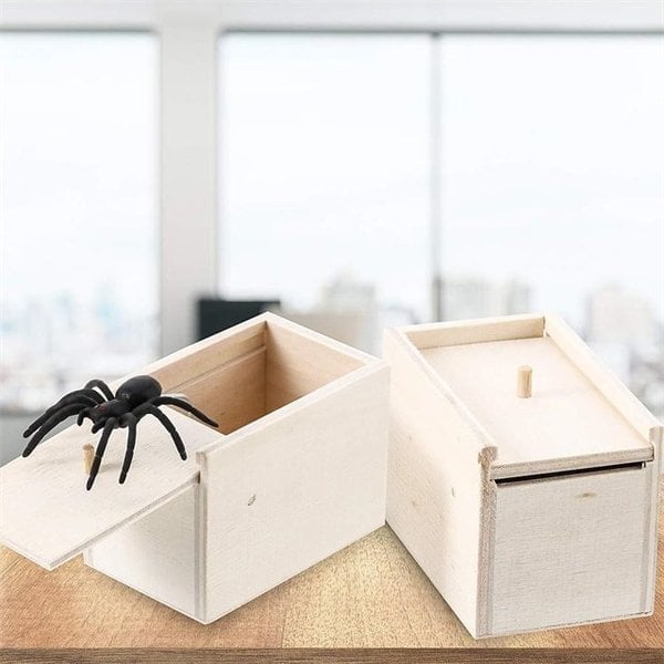 SpiderPrank | Houdt uw vrienden en familie voor de gek!