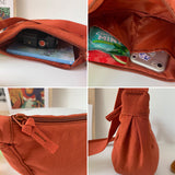 – Organiseren en stijlvol dragen met deze Half Moon Crossbody Tas