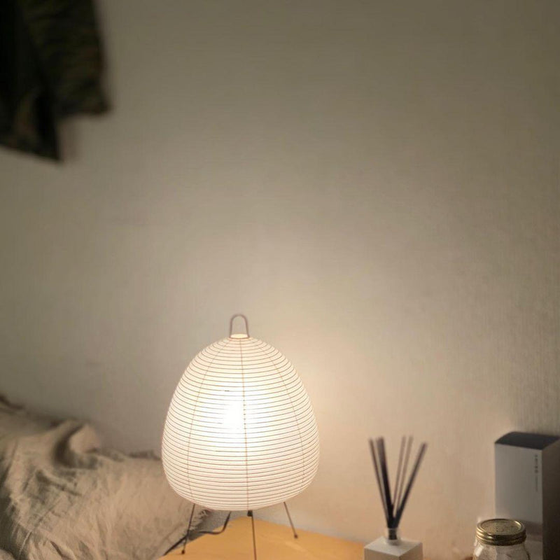 Akari Tafellamp – Japan-geïnspireerde Zacht Gloeiende Papieren Lamp