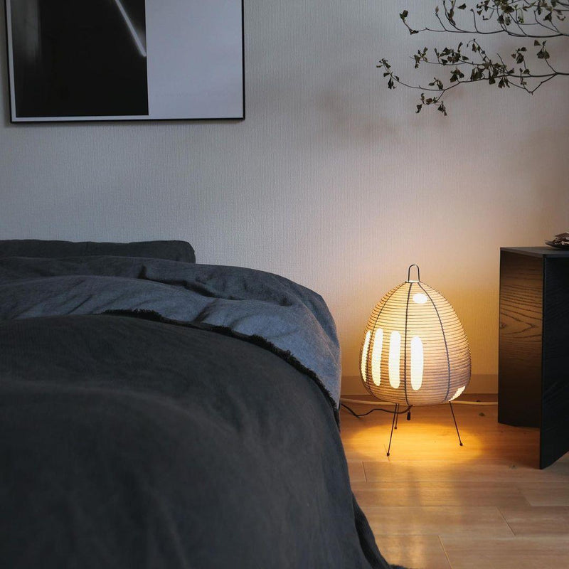 Akari Tafellamp – Japan-geïnspireerde Zacht Gloeiende Papieren Lamp