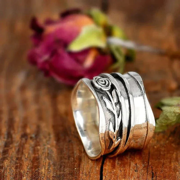 Handgemaakte zilveren ring met bloemenmotief - Paars