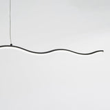 LED-Pendelleuchte met modern golvende lijnontwerp – WaveGlow