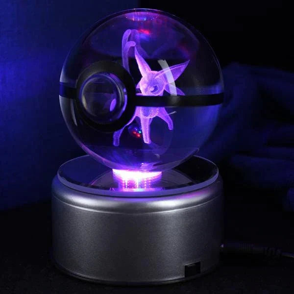 Kristallen Pokébal met LED-standaard – Interactief verzamel speelgoed