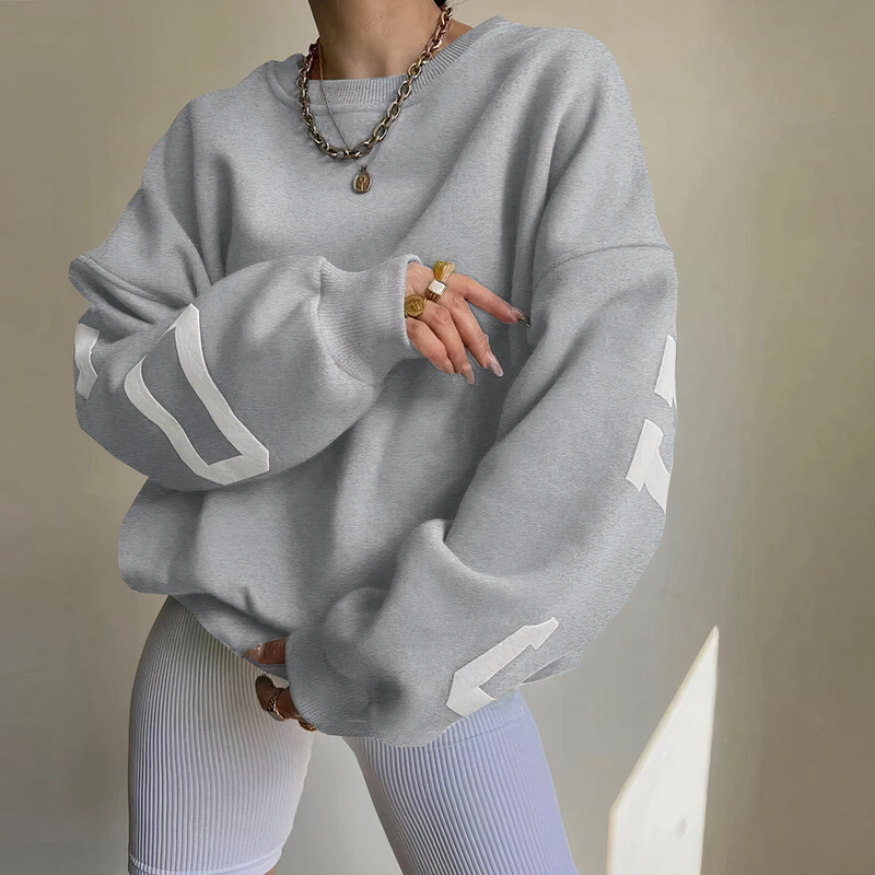 Clara - oversized klassieke wintertrui | Oversized comfortabele wintertrui voor dames | Tijdloze stijlvolle pullover | Perfect voor casual en chique outfits | Hoge kwaliteit en duurzaam | Elegant ontwerp en vrijheid van bewegingsvrijheid