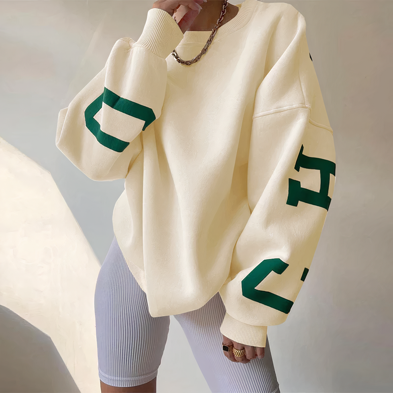 Clara - oversized klassieke wintertrui | Oversized comfortabele wintertrui voor dames | Tijdloze stijlvolle pullover | Perfect voor casual en chique outfits | Hoge kwaliteit en duurzaam | Elegant ontwerp en vrijheid van bewegingsvrijheid