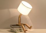 Flexibele Robot Bureau Lamp van Massief Hout – LumoBot