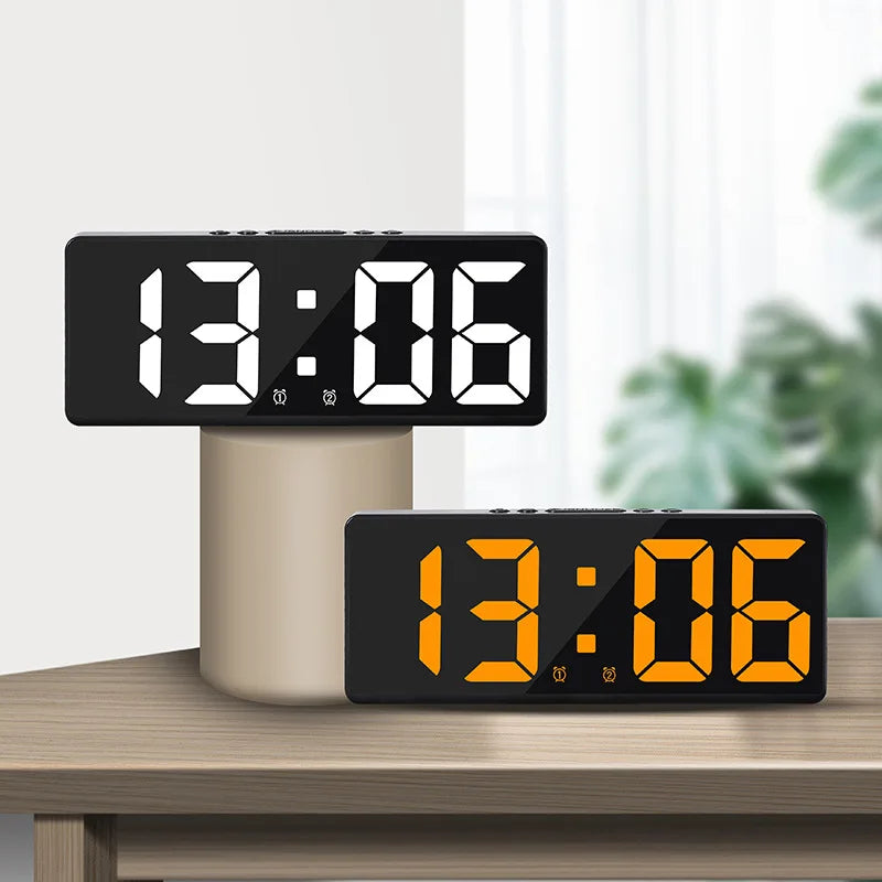 Eenvoudige Led Klok Kleurrijk Lichttemperatuur Kalender Wekker Creatieve Klok