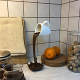 Creatief Omgevallen Kopje - Speelse Decoratie voor Thuis