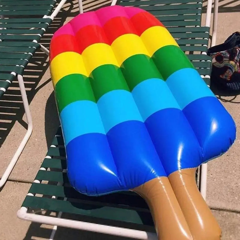Opblaasbare Zwembad Float in IJsje Vorm – Vrolijke Regenboog Lounge voor het Zwembad