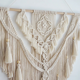 BohoWoven - Scandinavische boho macramé wandhanger | Scandinavische Boho Macramé Wandhanger 75x95cm | Handgemaakt | Wanddecoratie voor Woonkamer & Slaapkamer | Decoratief Design | Elegante Wandversiering | Kleur Beige Geel