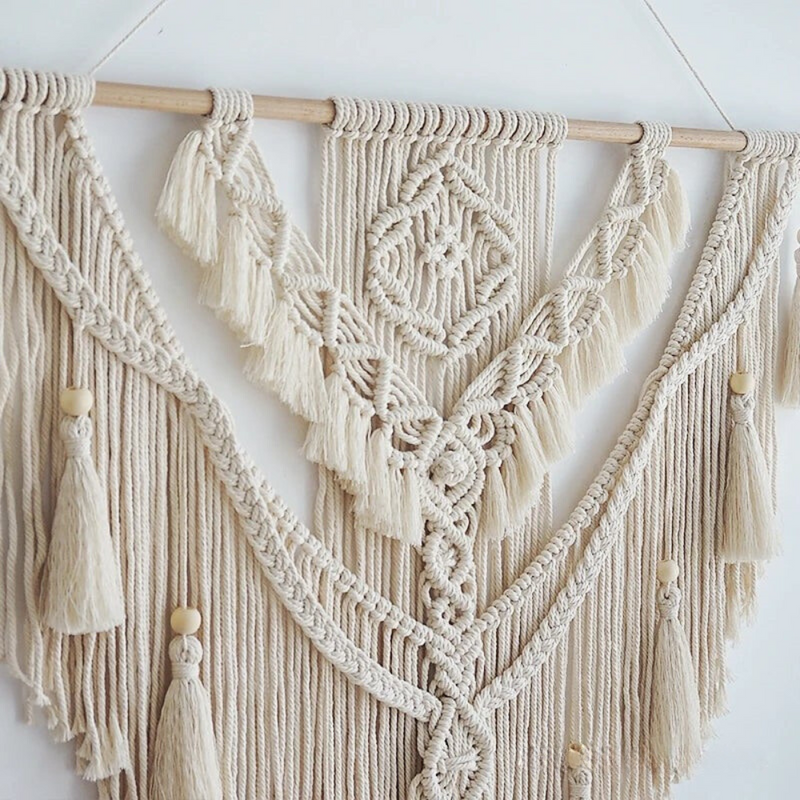 BohoWoven - Scandinavische boho macramé wandhanger | Scandinavische Boho Macramé Wandhanger 75x95cm | Handgemaakt | Wanddecoratie voor Woonkamer & Slaapkamer | Decoratief Design | Elegante Wandversiering | Kleur Beige Geel