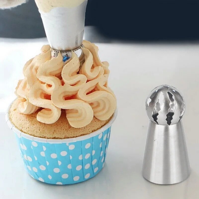 Flora Frost | Pro-Level Piping in elk detail!