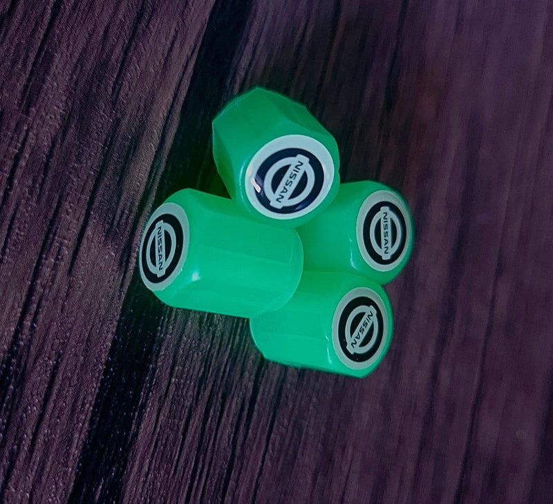 Set van 4 verlichte ventieldoppen met logo – LuxaGlow