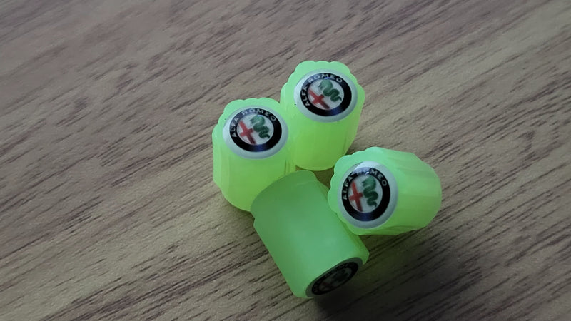 Set van 4 verlichte ventieldoppen met logo – LuxaGlow