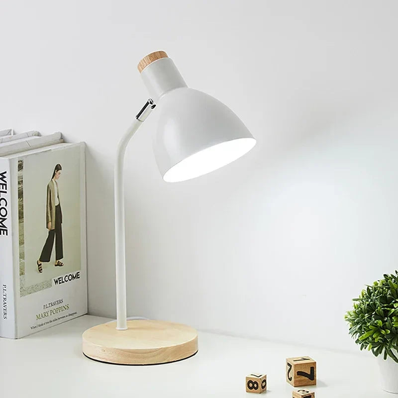Houten tafellamp – Creatieve Scandinavische bureaulamp van hout en metaal