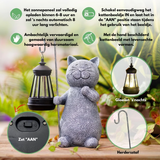 Betoverende Kat met Vlinder - Sfeervol Licht voor je Tuin