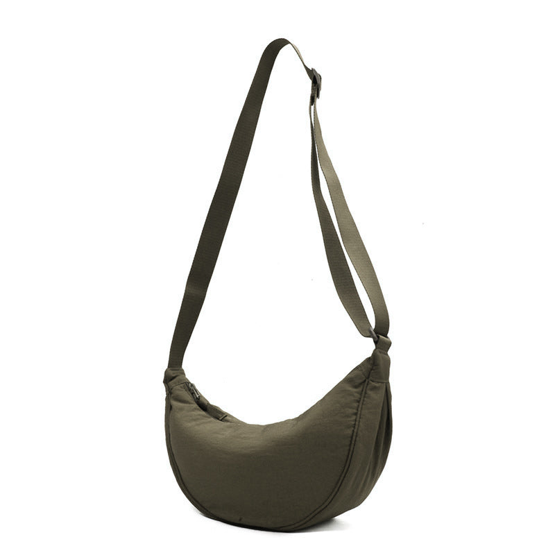– Organiseren en stijlvol dragen met deze Half Moon Crossbody Tas