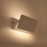 FlexiGlow Moderne Witte Wandlamp – Verstelbare Klep voor Perfecte Lichtspreiding