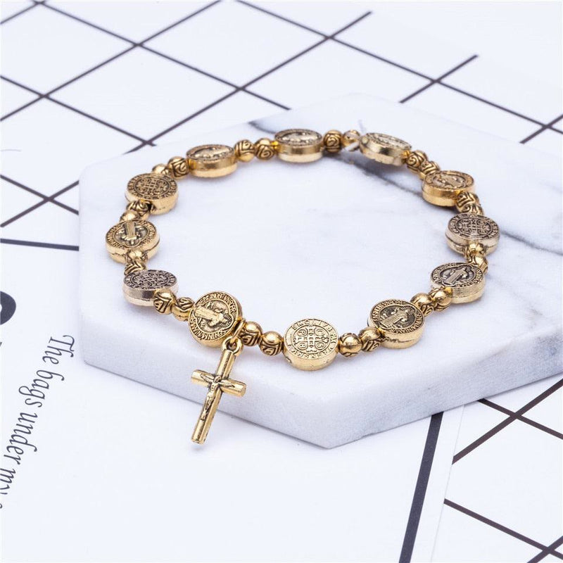 Gouden en zilveren Christelijk kruisarmband – Solana