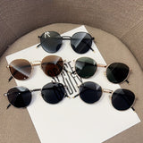 Vintage Ronde Zonnebril voor Dames – Retro Design met Metaal en Kunststof voor Elke Gelegenheid